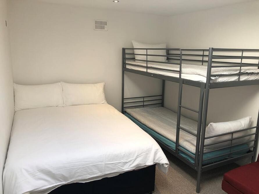 O Hostel Эдинбург Экстерьер фото